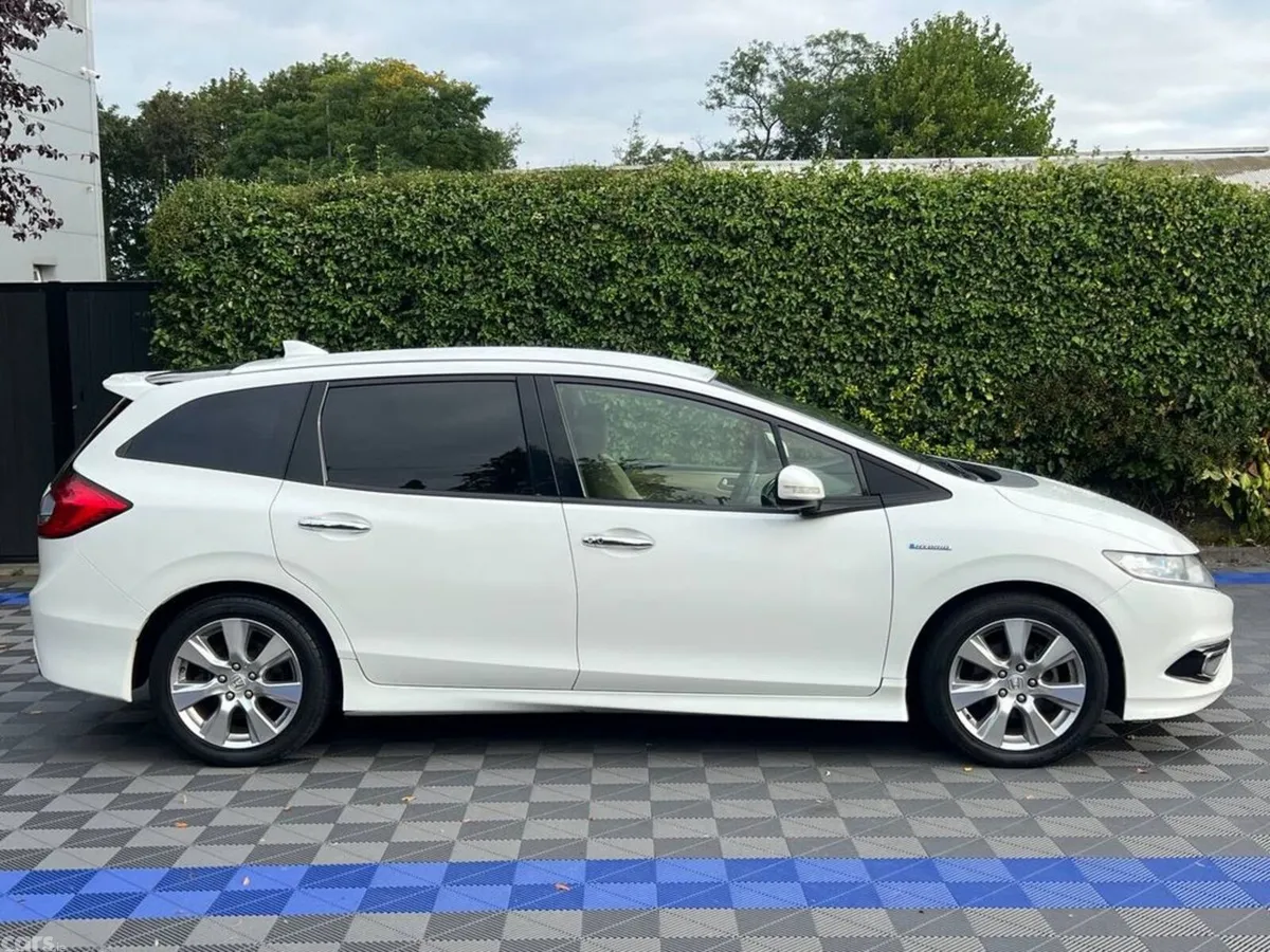 Honda Jade MPV, Petrol Hybrid, 2015, White
