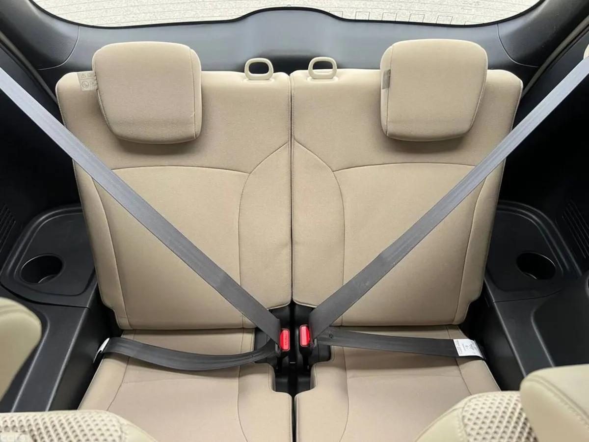 Honda Jade MPV, Petrol Hybrid, 2015, White