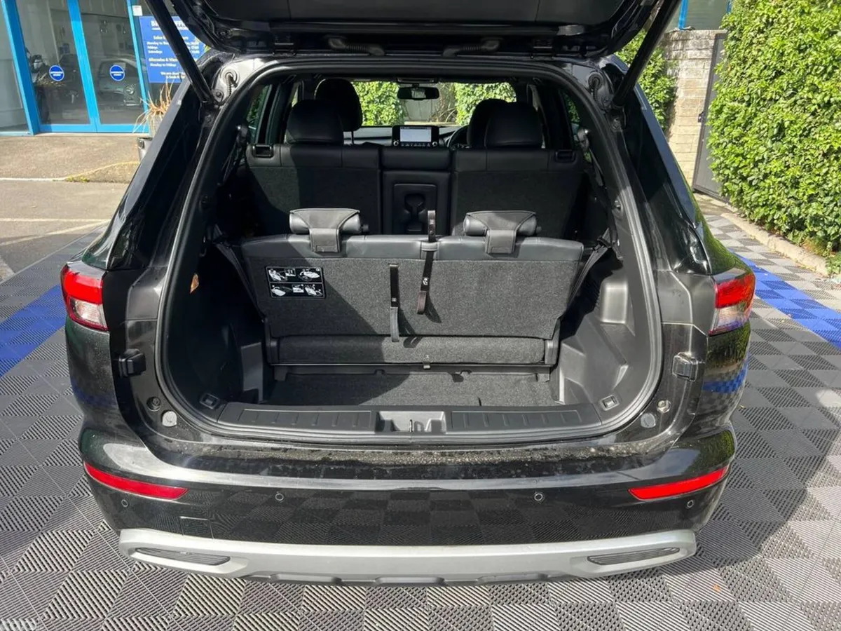 Mitsubishi Outlander SUV, Petrol Hybrid, 2023, Black