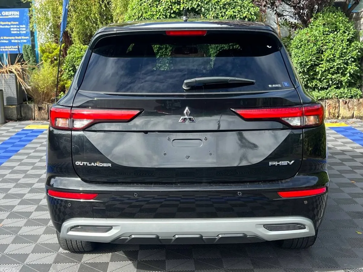 Mitsubishi Outlander SUV, Petrol Hybrid, 2023, Black