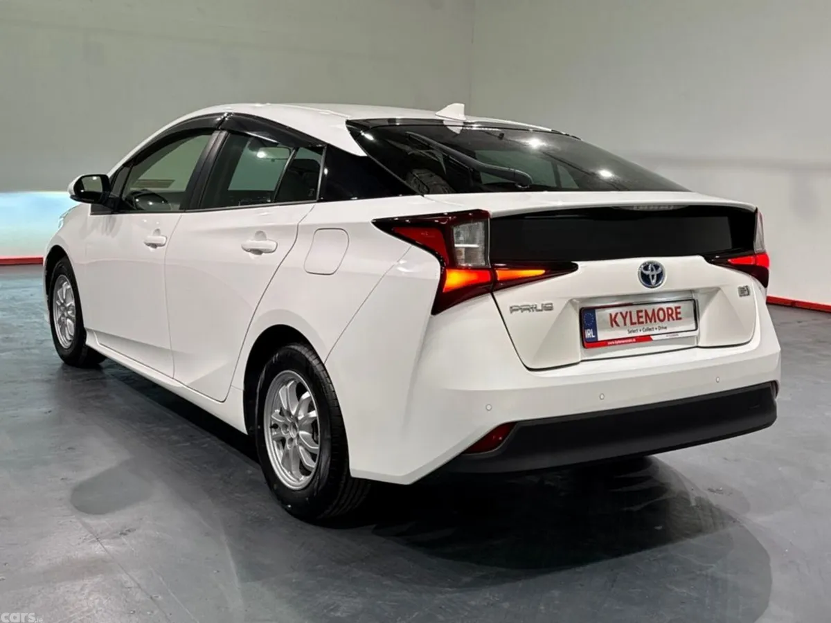 Toyota Prius Hatchback, Petrol Hybrid, 2021, White