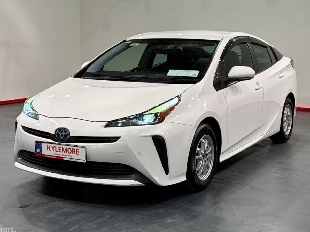 Toyota Prius Hatchback, Petrol Hybrid, 2021, White