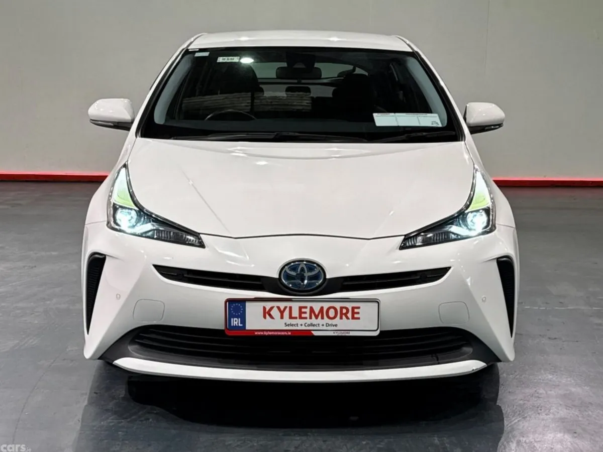 Toyota Prius Hatchback, Petrol Hybrid, 2021, White