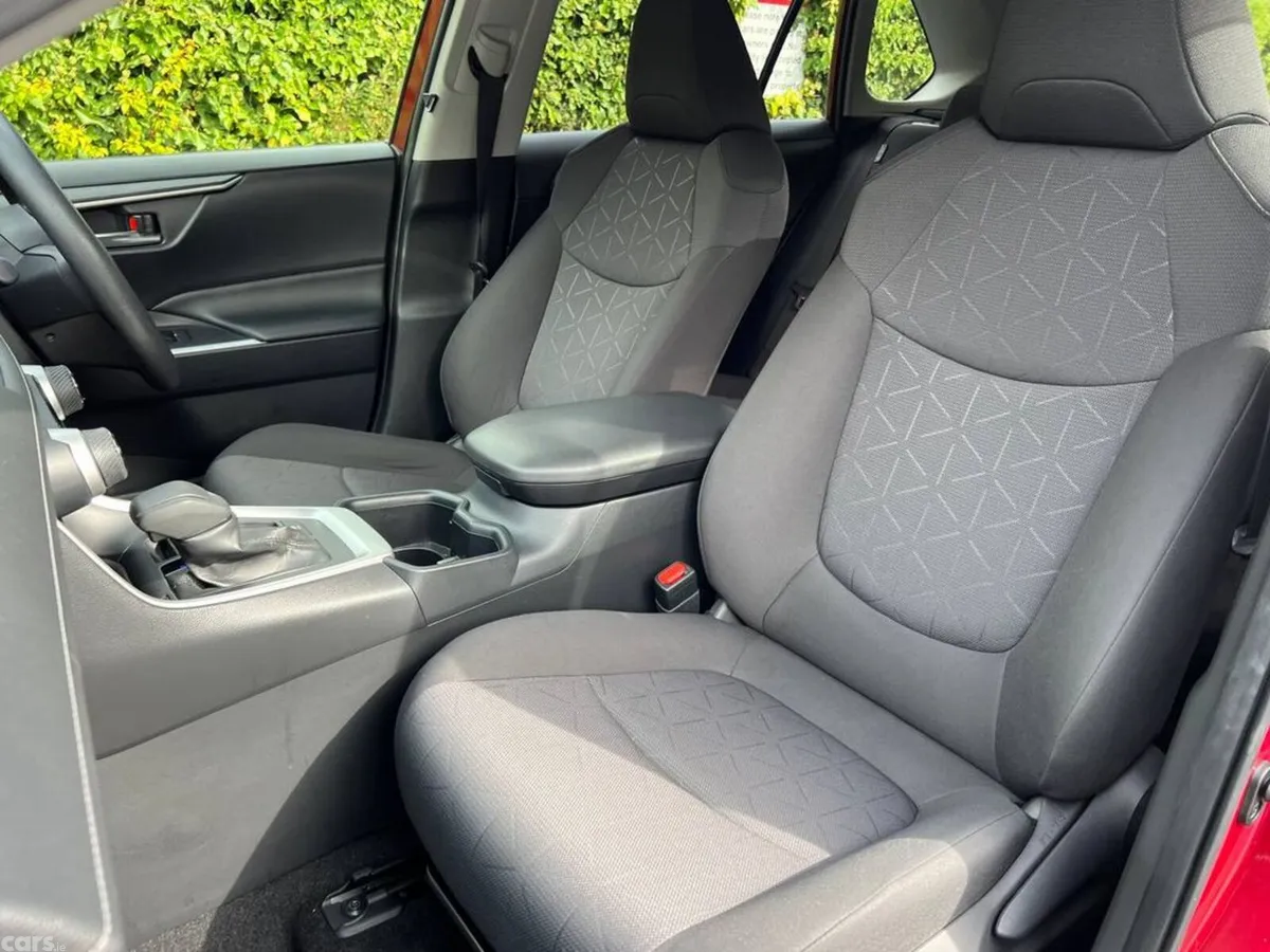 Toyota RAV4 SUV, Petrol Hybrid, 2022, Red