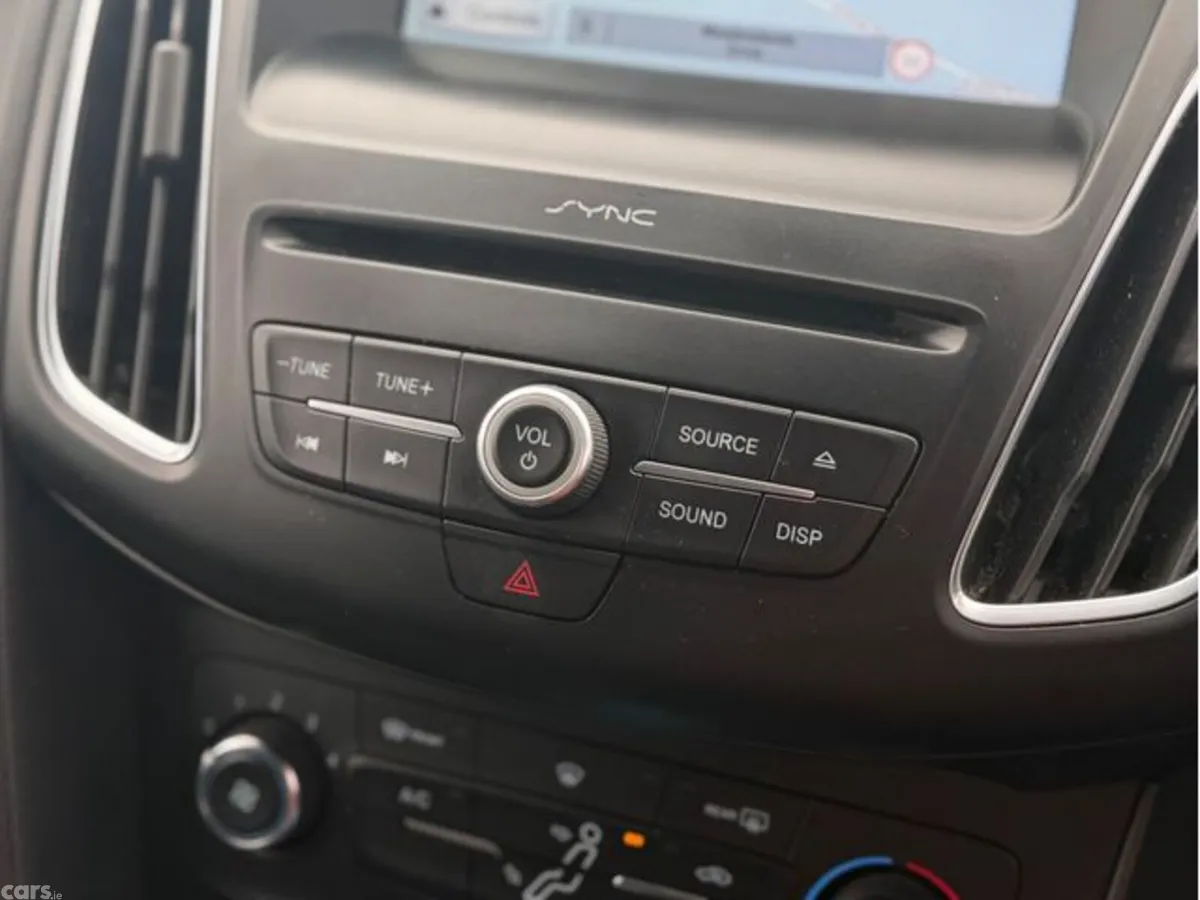 Ford Focus Hatchback, Diesel, 2017, Red