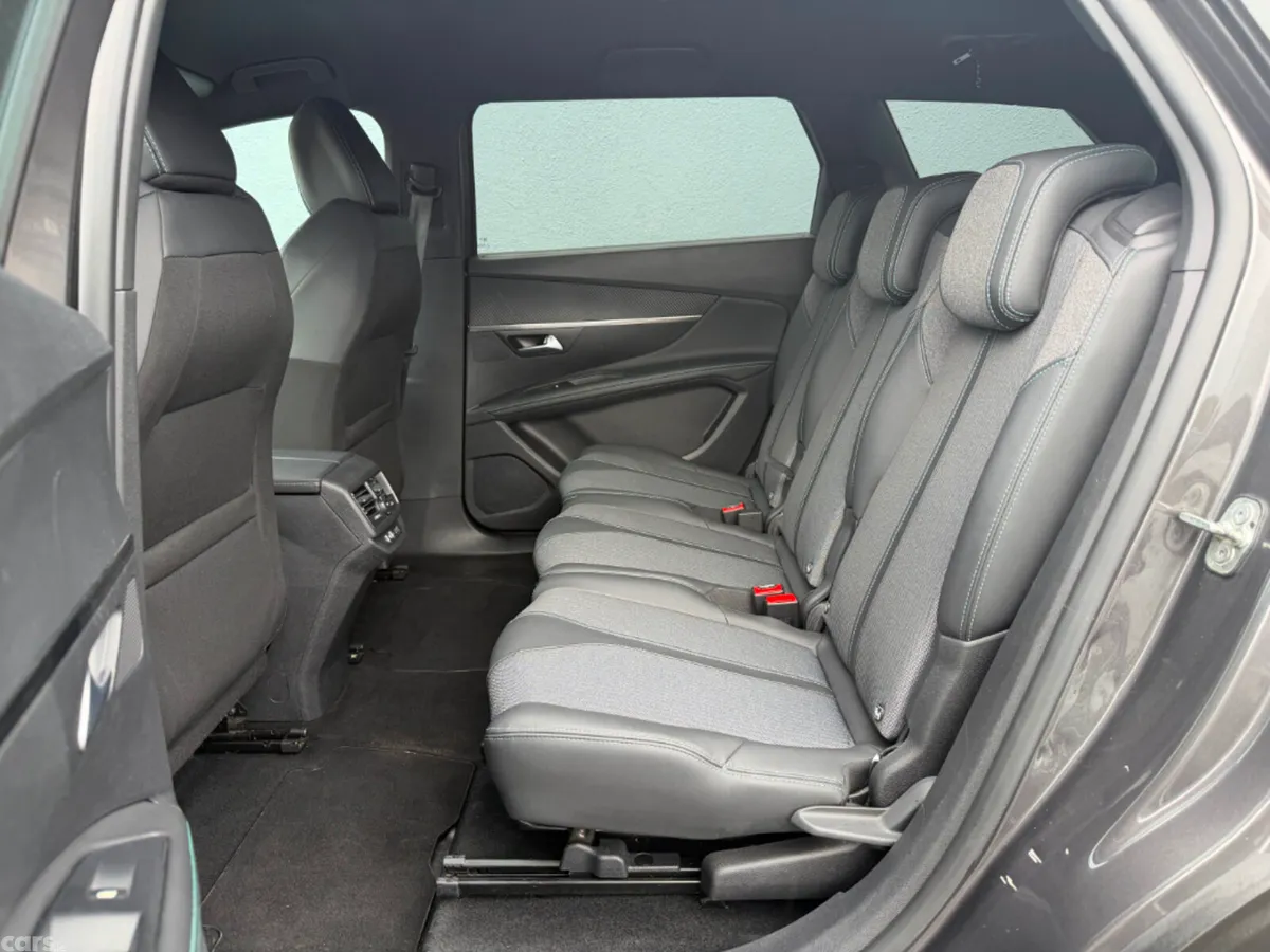 Peugeot 5008 MPV, Diesel, 2024, Grey