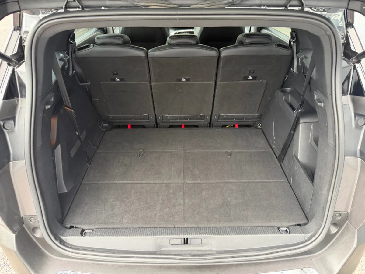 Peugeot 5008 MPV, Diesel, 2024, Grey