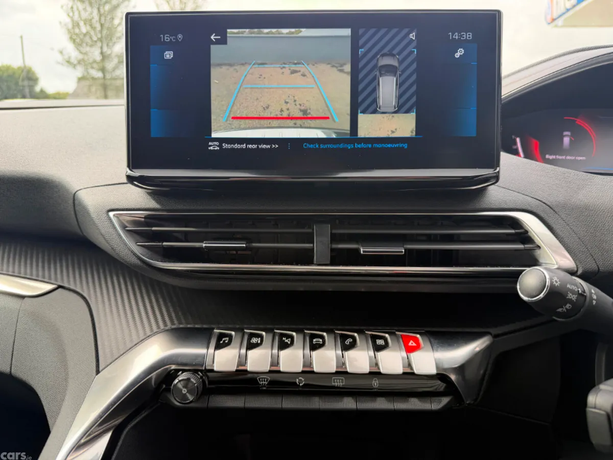 Peugeot 5008 MPV, Diesel, 2024, Grey