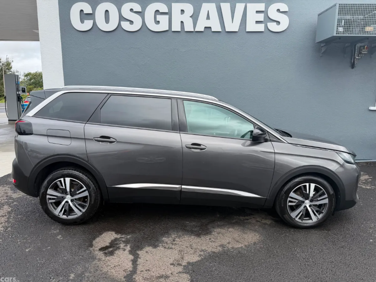 Peugeot 5008 MPV, Diesel, 2024, Grey