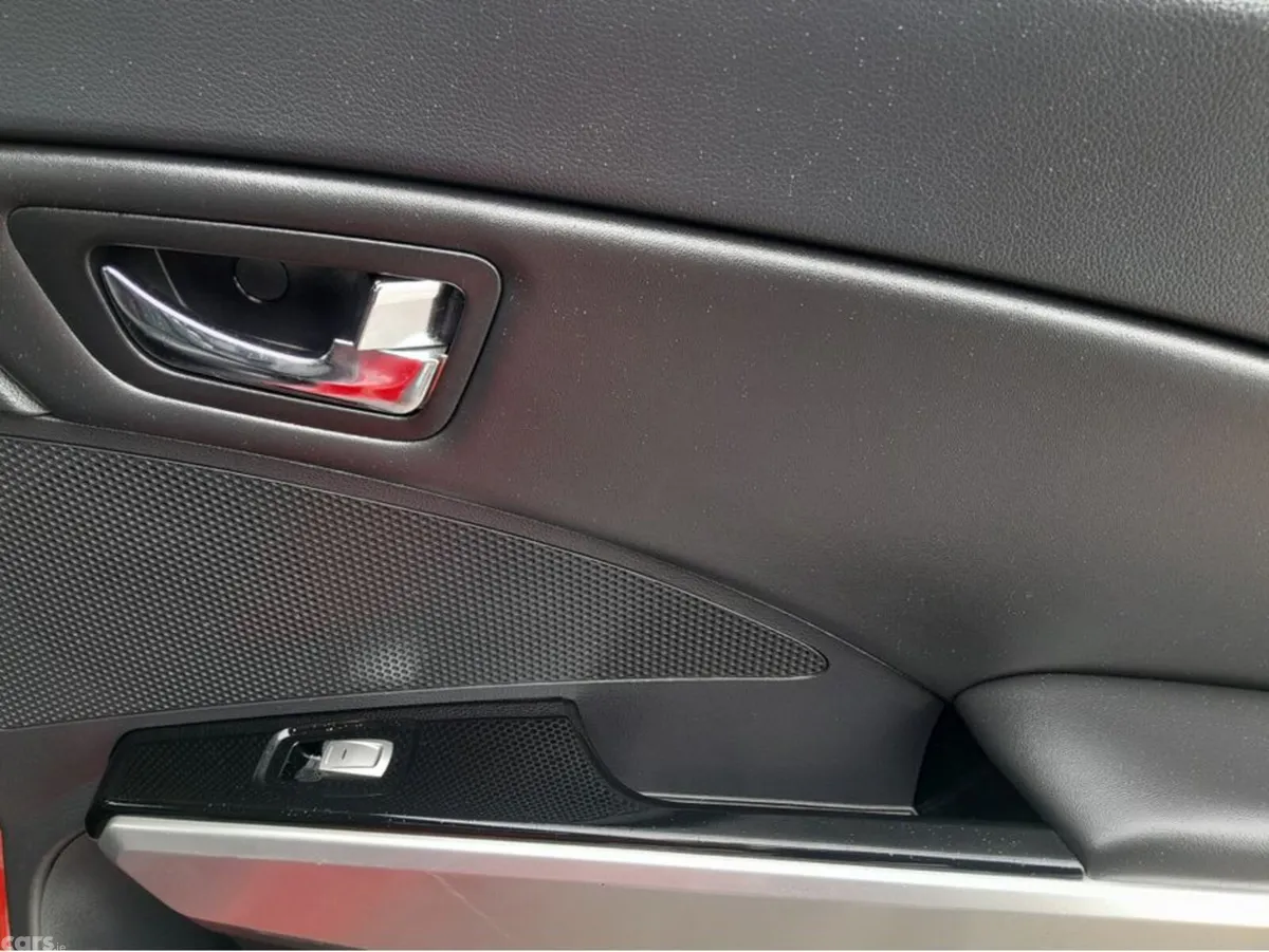 SsangYong Tivoli Hatchback, Diesel, 2016, Red