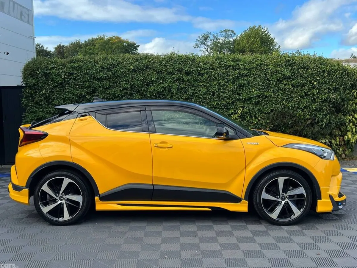 Toyota C-HR SUV, Petrol Hybrid, 2018, Orange