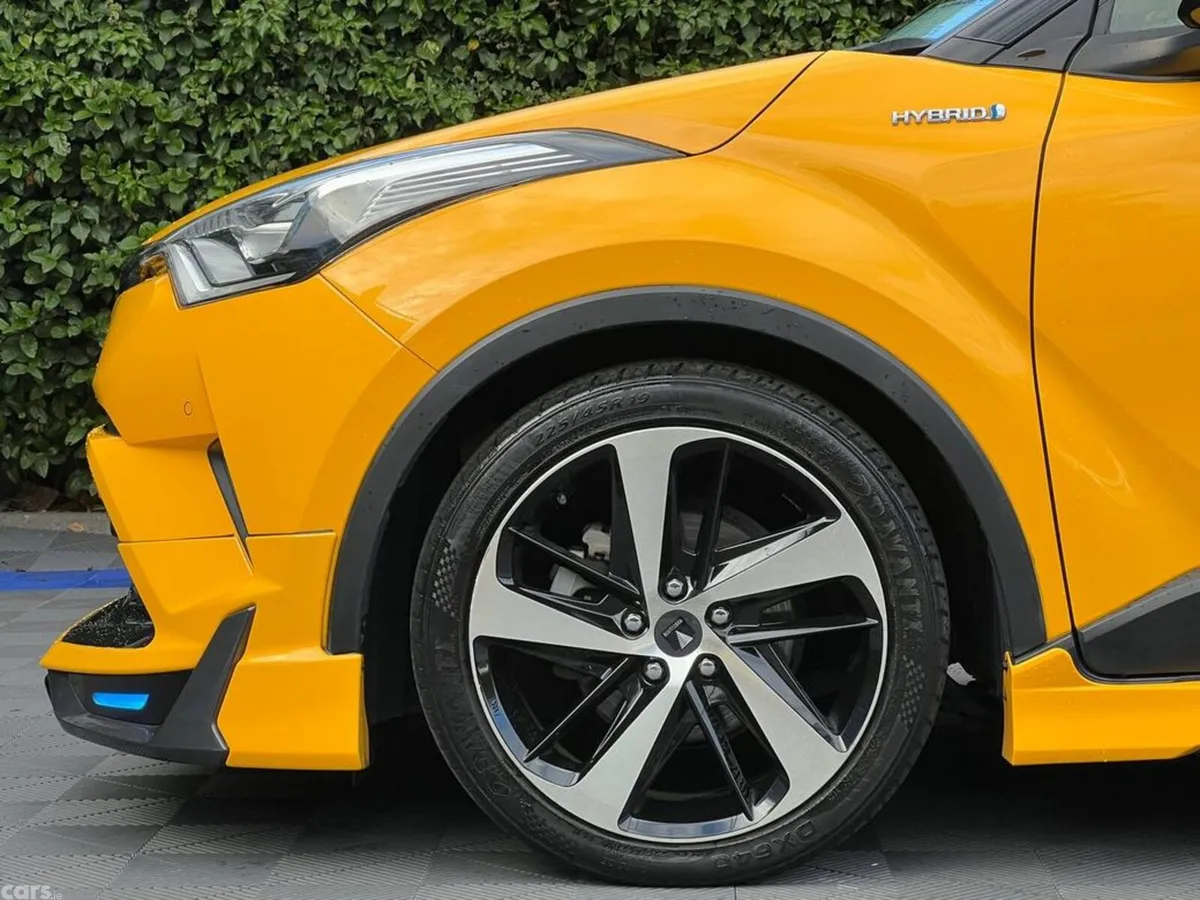 Toyota C-HR SUV, Petrol Hybrid, 2018, Orange