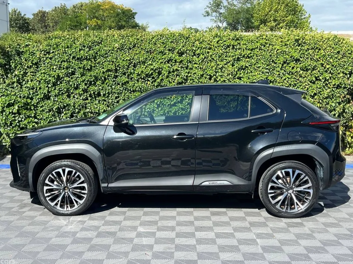 Toyota Yaris Cross Hatchback, Petrol Hybrid, 2021, Black
