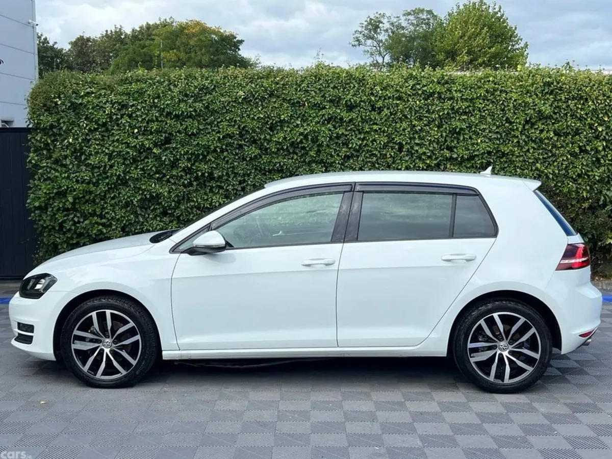 Volkswagen Golf Hatchback, Petrol, 2017, White