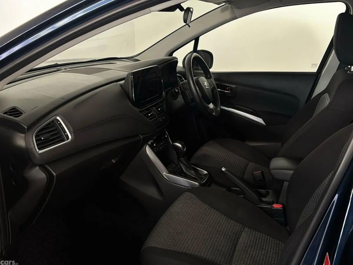 Suzuki SX4 Hatchback, Petrol, 2024, Blue