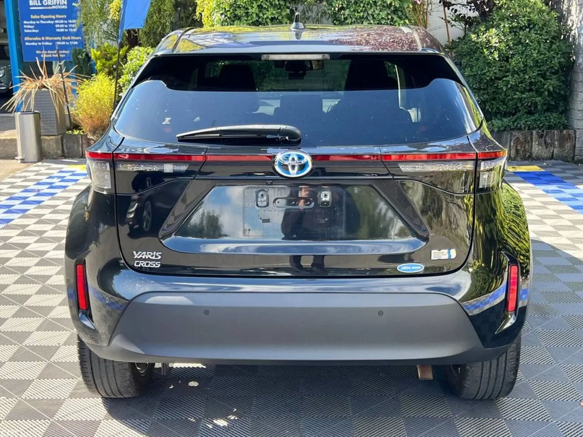 Toyota Yaris Cross Hatchback, Petrol Hybrid, 2021, Black