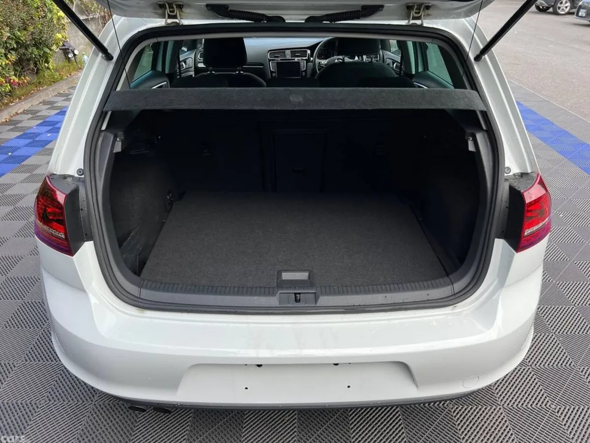 Volkswagen Golf Hatchback, Petrol, 2017, White