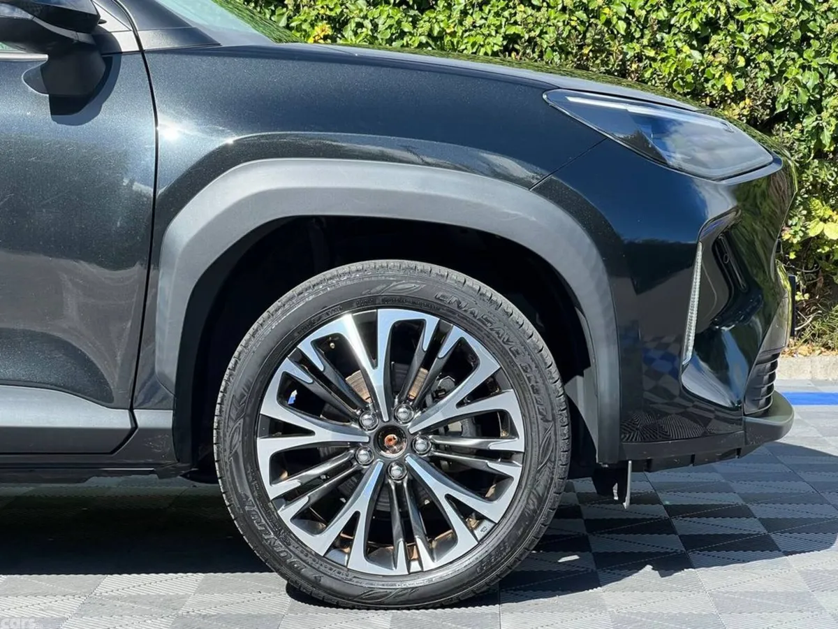 Toyota Yaris Cross Hatchback, Petrol Hybrid, 2021, Black