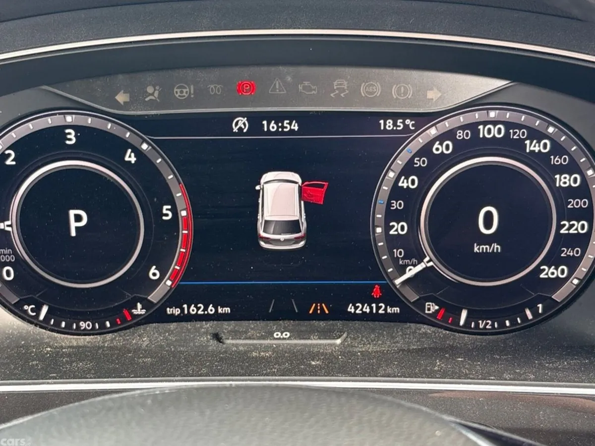 Volkswagen Tiguan SUV, Diesel, 2020, Red