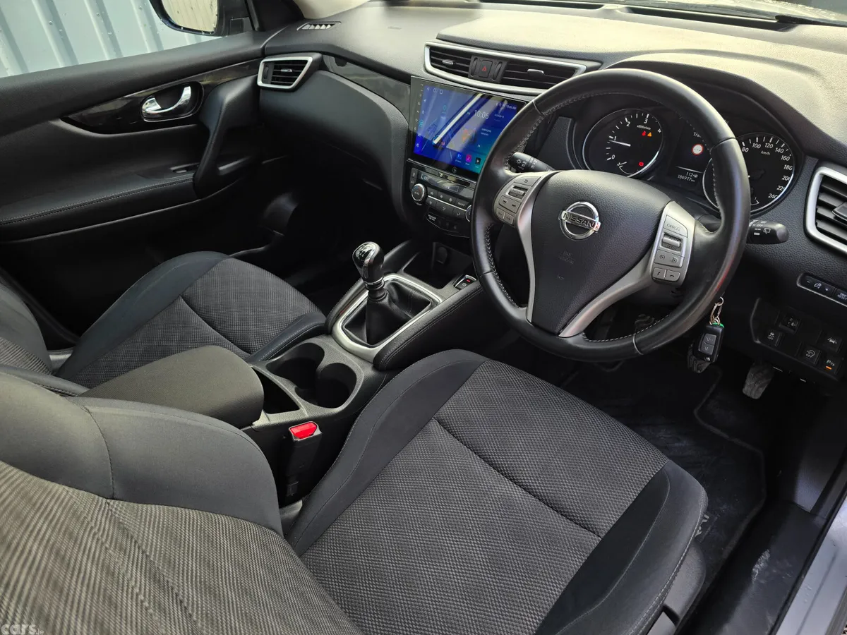Nissan Qashqai SUV, Diesel, 2016, Silver