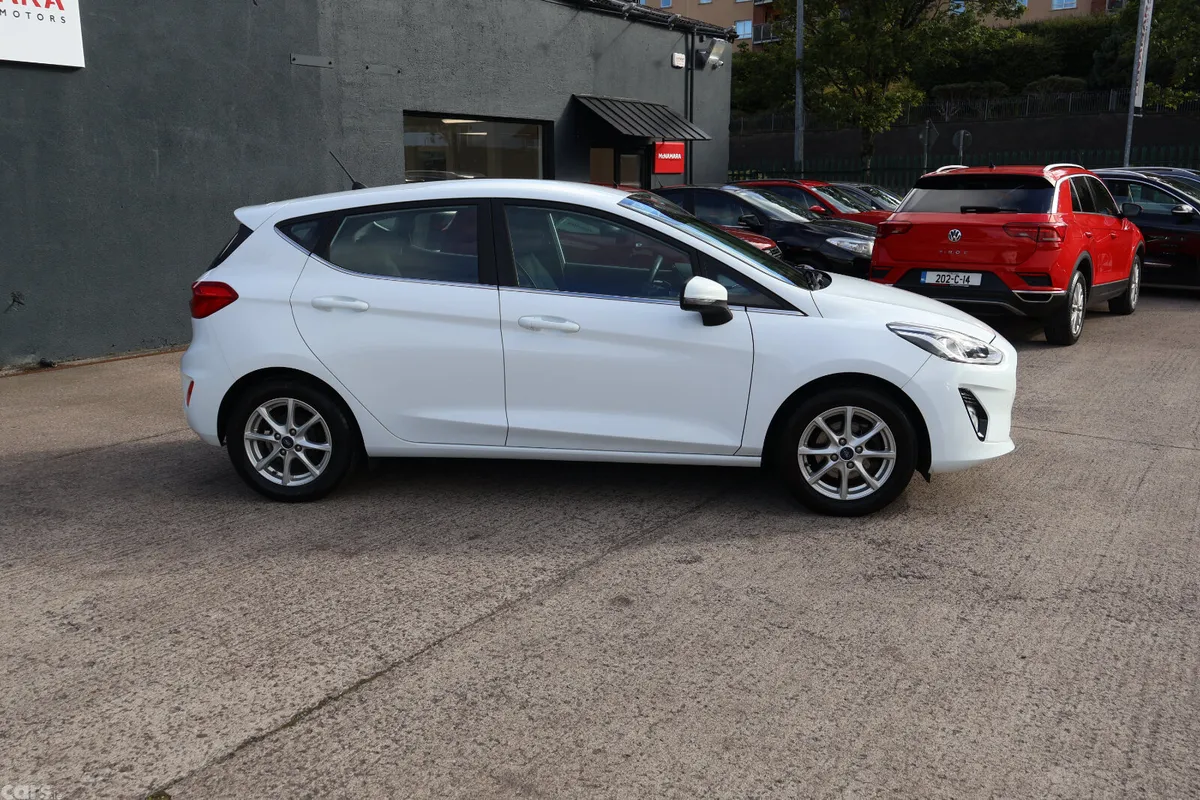 Ford Fiesta Hatchback, Petrol, 2018, White