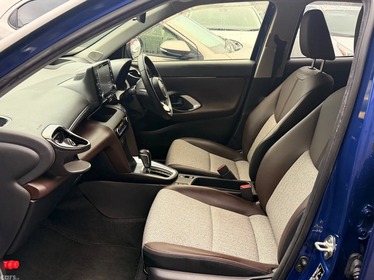 Toyota Yaris Cross MPV, Petrol Hybrid, 2021, Blue