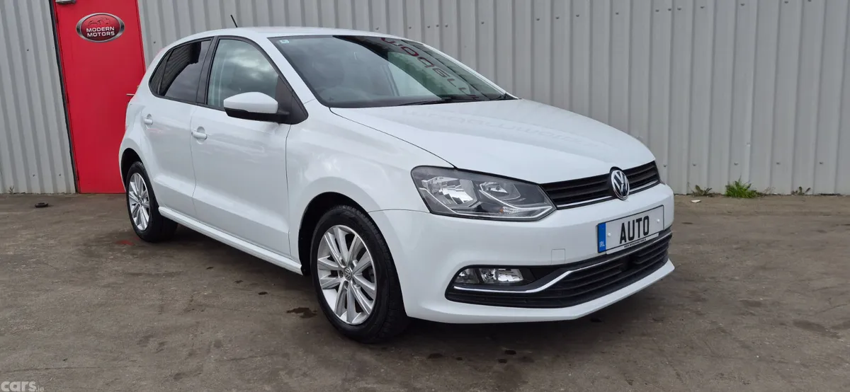 Volkswagen Polo Hatchback, Petrol, 2016, White