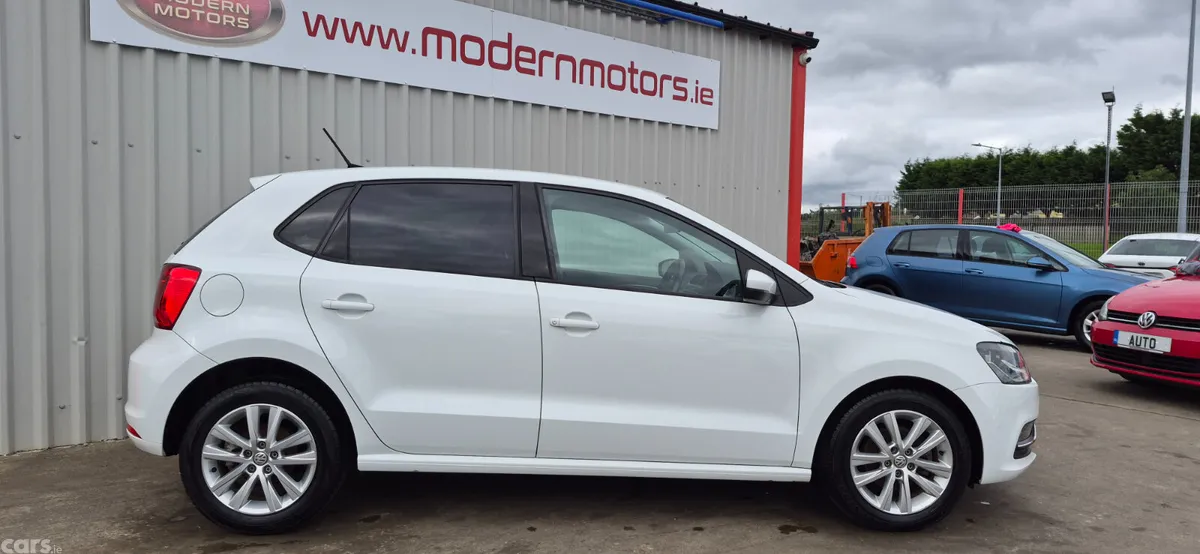 Volkswagen Polo Hatchback, Petrol, 2016, White