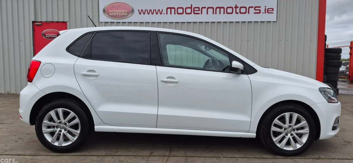 Volkswagen Polo Hatchback, Petrol, 2016, White