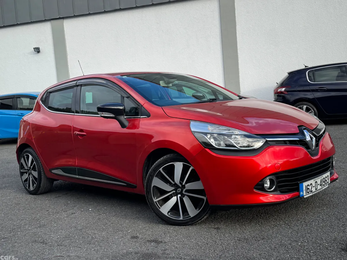 Renault Clio Hatchback, Petrol, 2016, Red