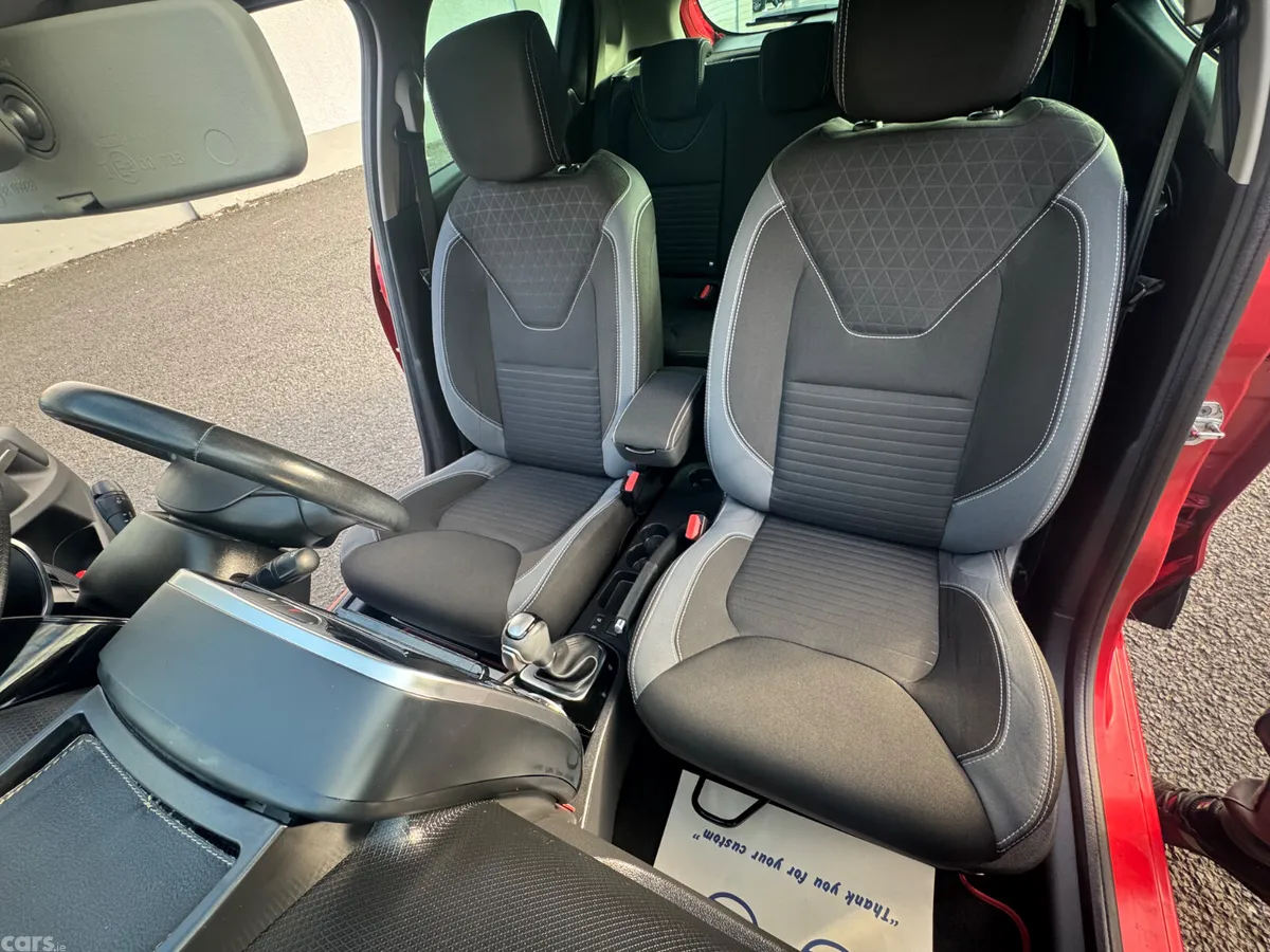 Renault Clio Hatchback, Petrol, 2016, Red