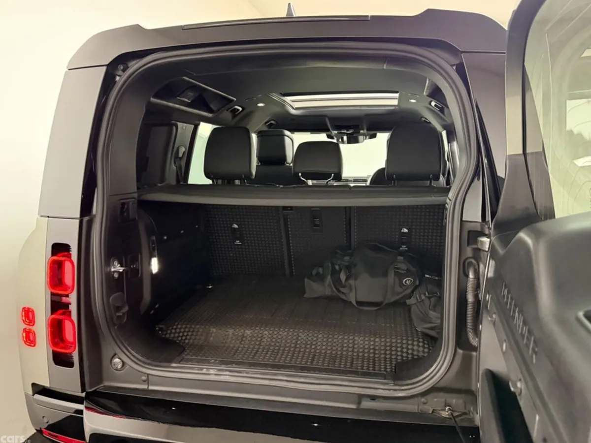 Land Rover Defender SUV, Petrol Plug-in Hybrid, 2025, Green