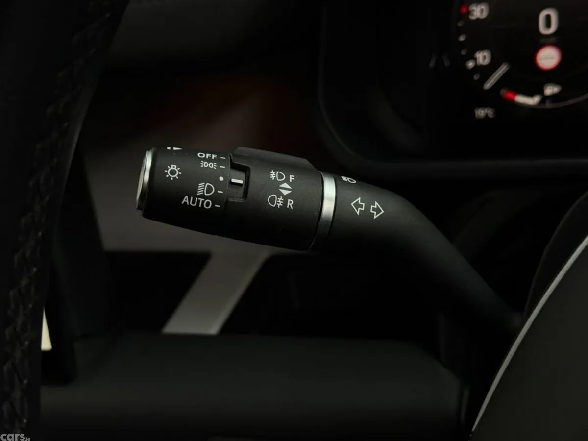 Land Rover Defender SUV, Petrol Plug-in Hybrid, 2025, Green