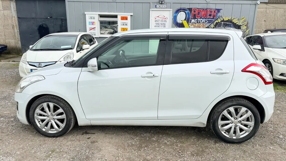 Suzuki Swift Hatchback, Petrol, 2014, White