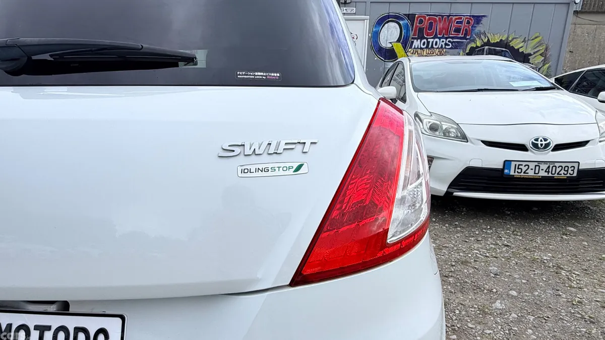 Suzuki Swift Hatchback, Petrol, 2014, White