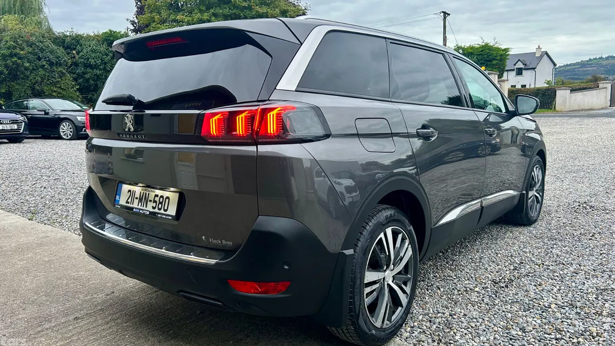 Peugeot 5008 MPV, Diesel, 2021, Grey