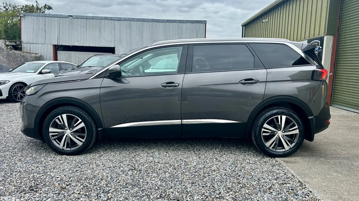 Peugeot 5008 MPV, Diesel, 2021, Grey