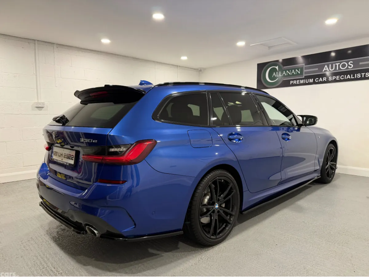 BMW 3-Series Estate, Petrol Plug-in Hybrid, 2021, Blue