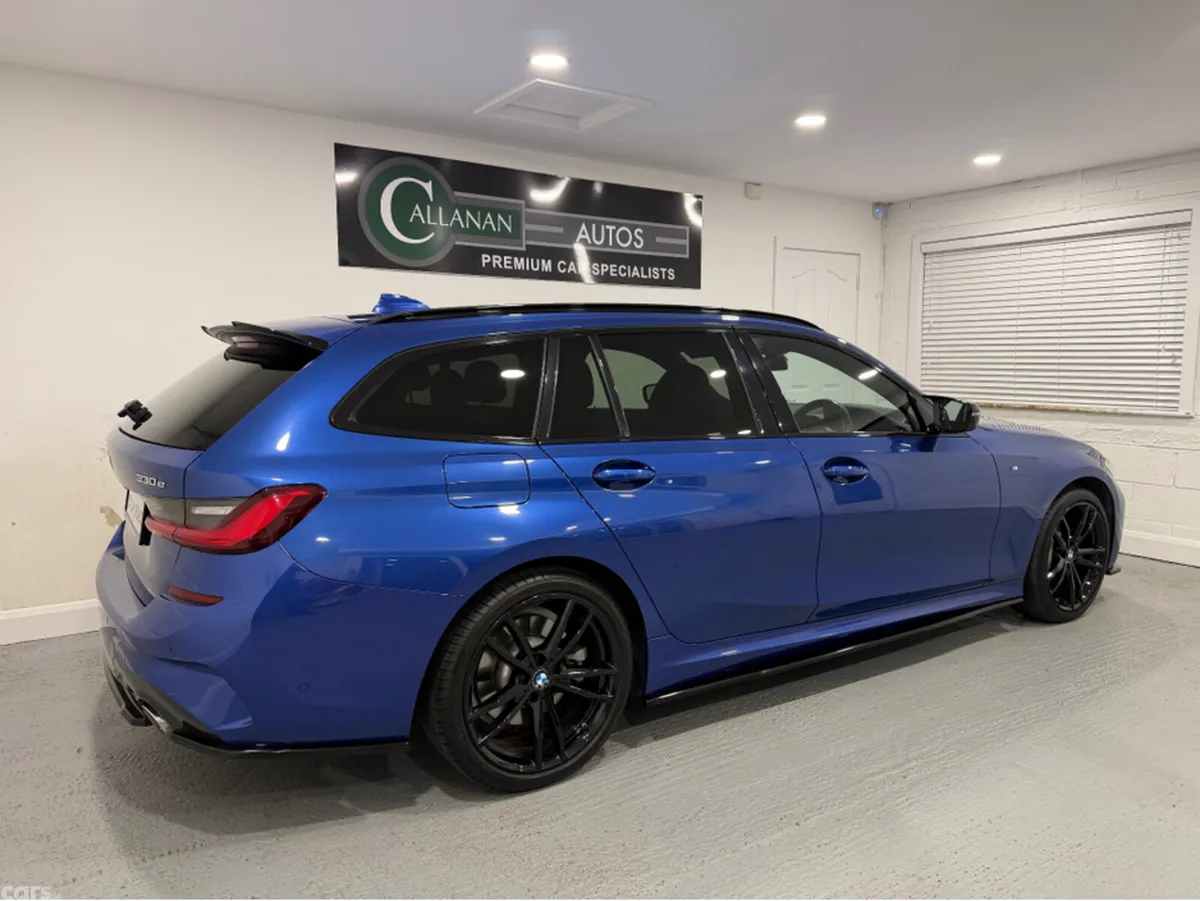 BMW 3-Series Estate, Petrol Plug-in Hybrid, 2021, Blue