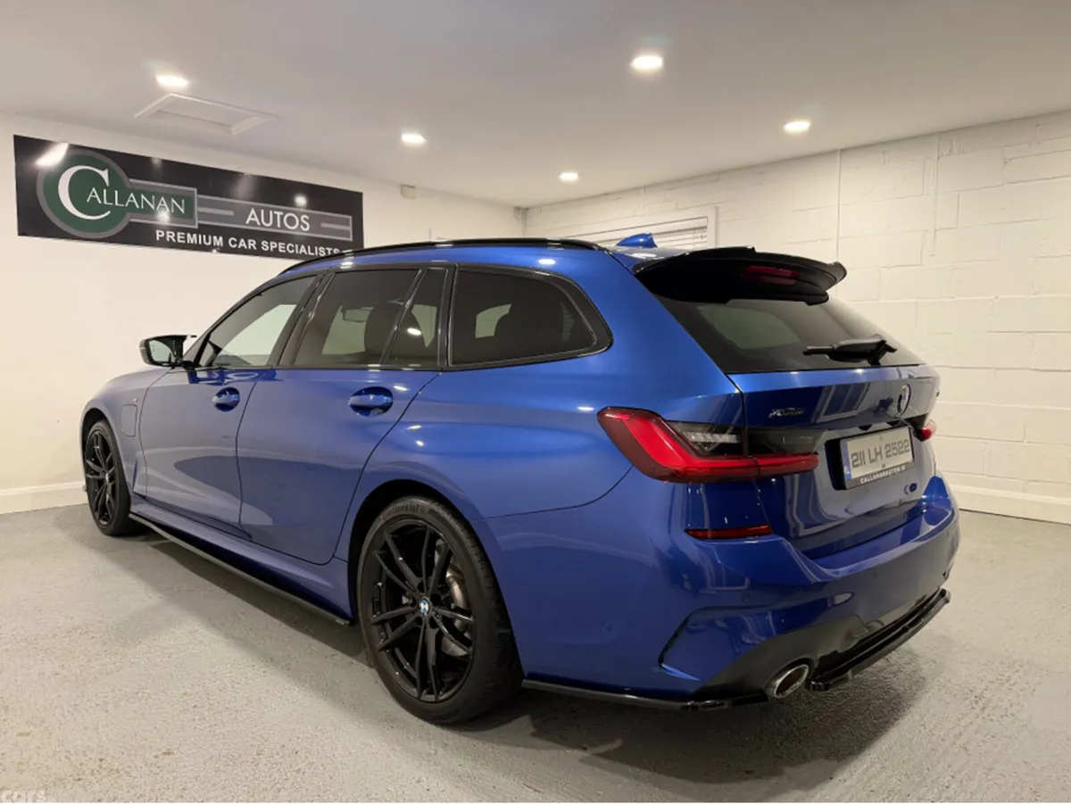 BMW 3-Series Estate, Petrol Plug-in Hybrid, 2021, Blue