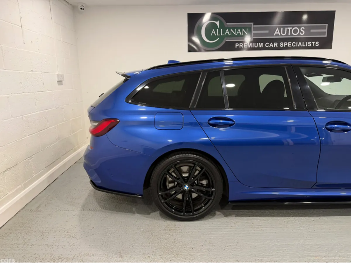 BMW 3-Series Estate, Petrol Plug-in Hybrid, 2021, Blue