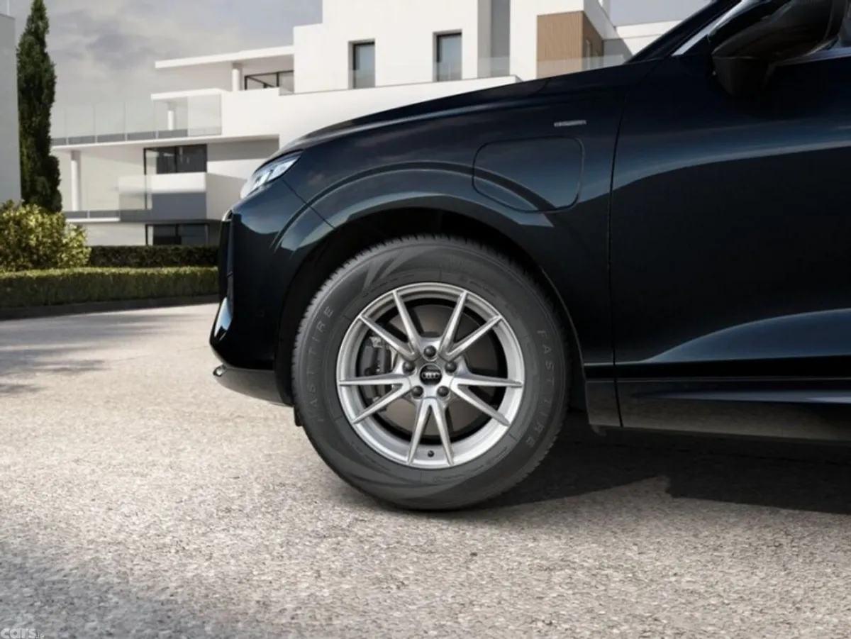 Audi Q3 Hatchback, Petrol Hybrid, 2026, 