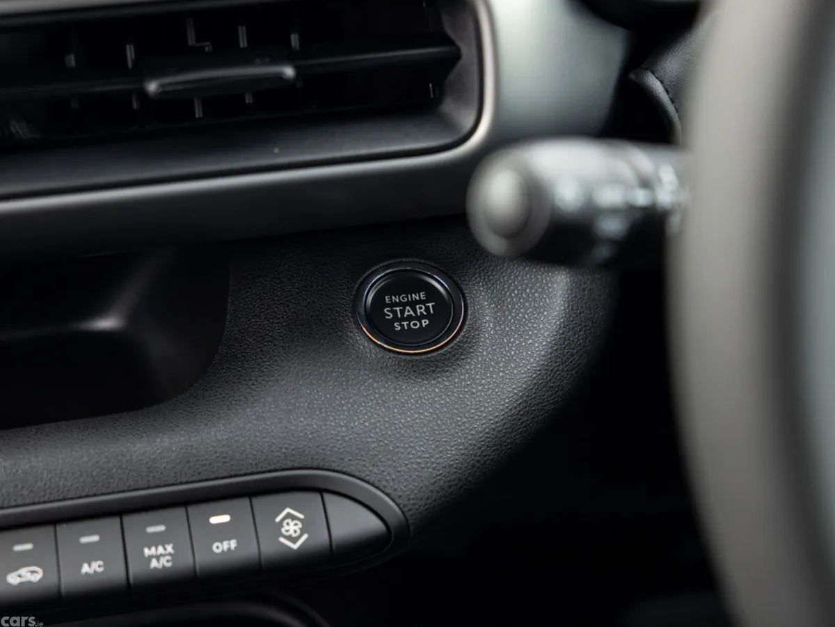 Jeep Avenger SUV, Petrol Hybrid, 2026, Black