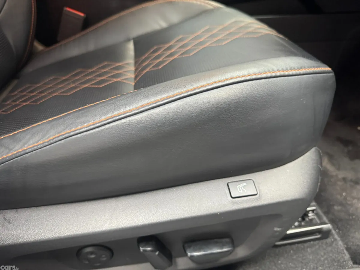 Mitsubishi Outlander SUV, Petrol Plug-in Hybrid, 2022, White