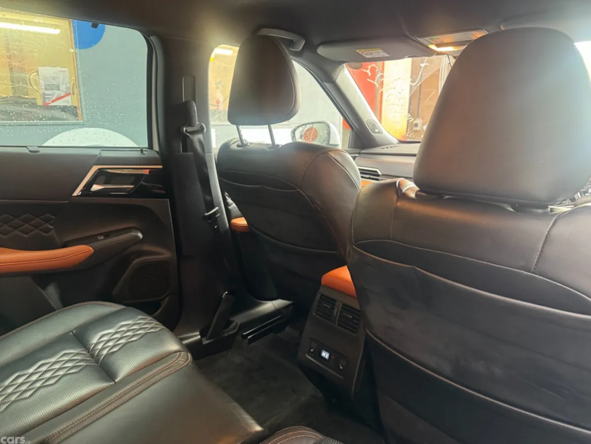 Mitsubishi Outlander SUV, Petrol Plug-in Hybrid, 2022, White