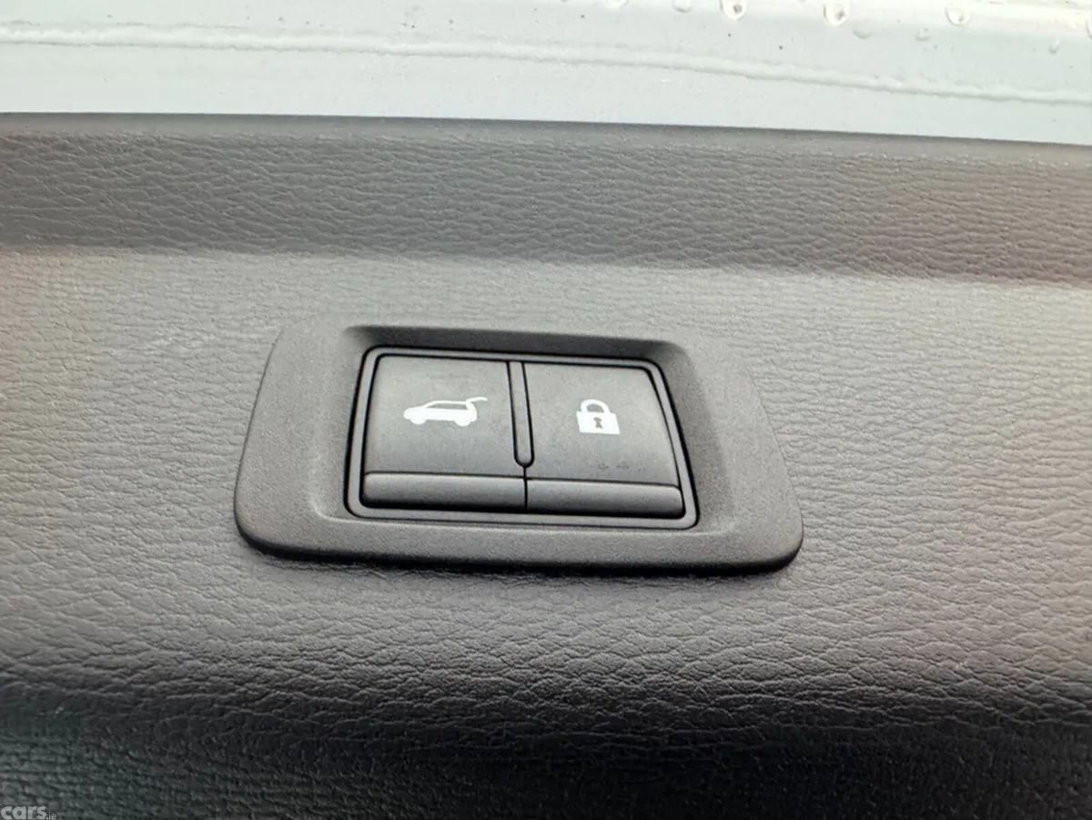 Mitsubishi Outlander SUV, Petrol Plug-in Hybrid, 2022, White