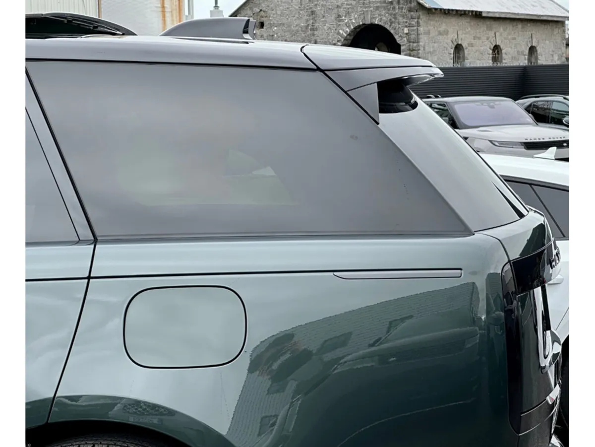Land Rover Range Rover SUV, Petrol Plug-in Hybrid, 2026, Green