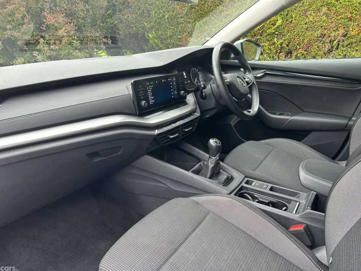 Skoda Octavia Hatchback, Diesel, 2024, Grey