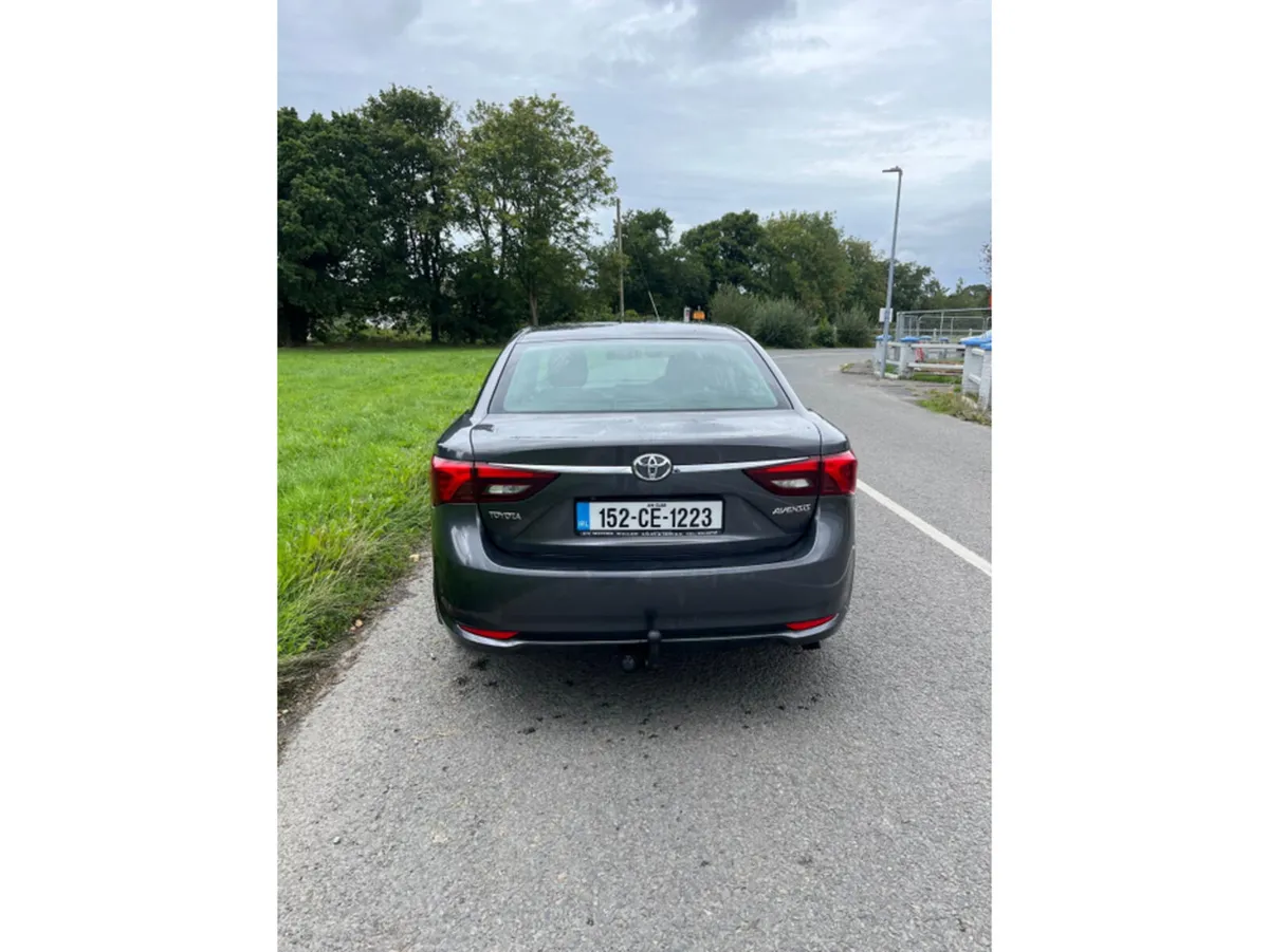 Toyota Avensis Saloon, Diesel, 2015, Grey