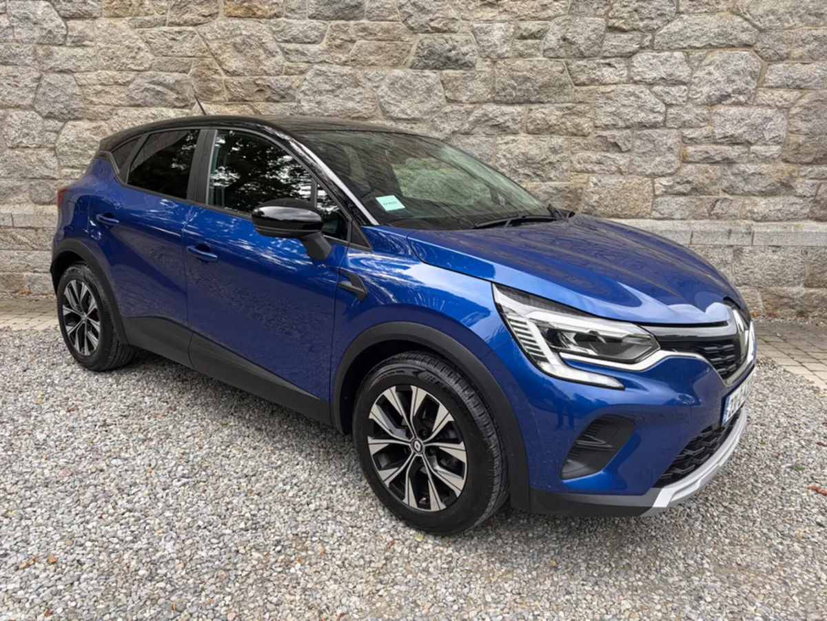 Renault Captur Hatchback, Petrol, 2023, Blue